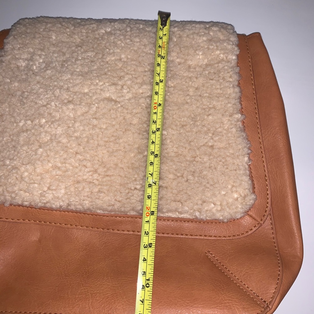 Backpack - Picture 3 of 4
